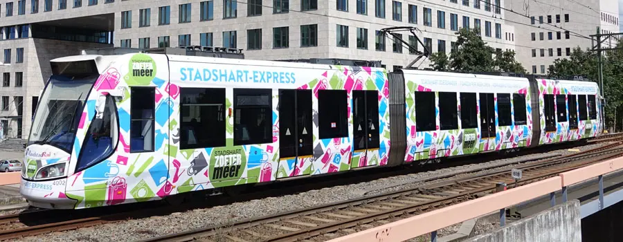 Totaal tramreclame op RandstadRail in Den Haag en Zoetermeer